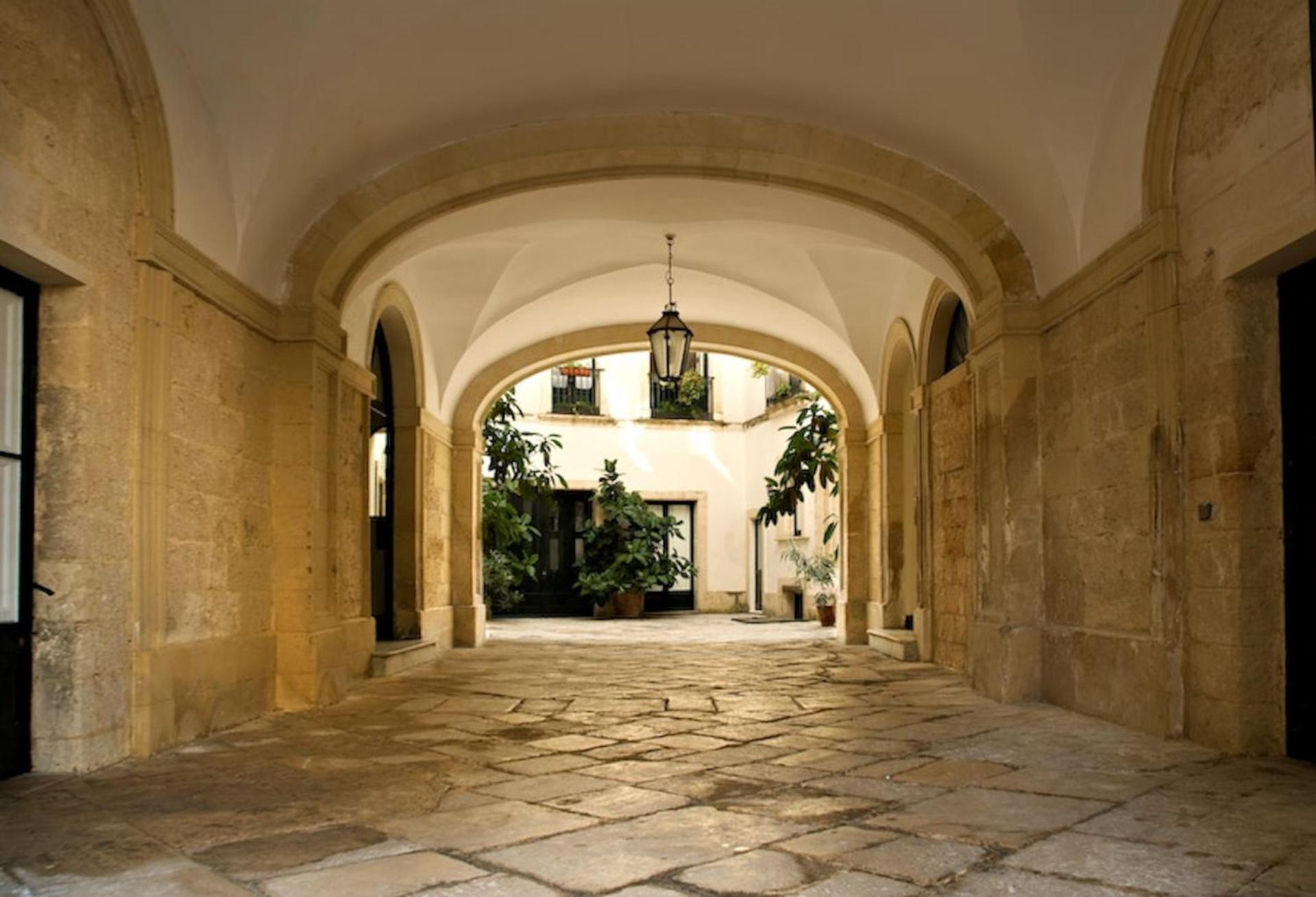 Апартаменты Palazzo Bernardini Лечче Экстерьер фото
